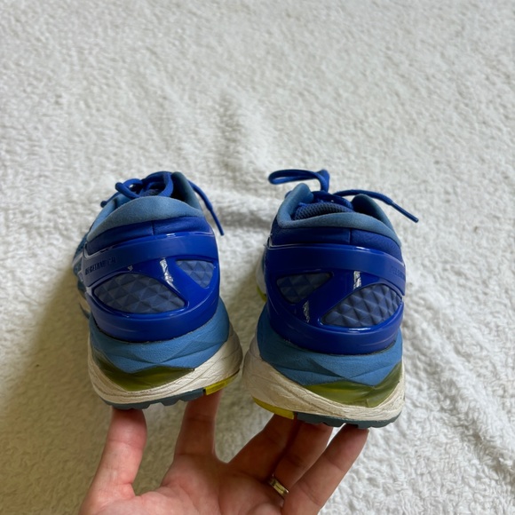 ASICS | gel kayano 24 women’s running shoes in brilliant blue - Picture 6 of 9